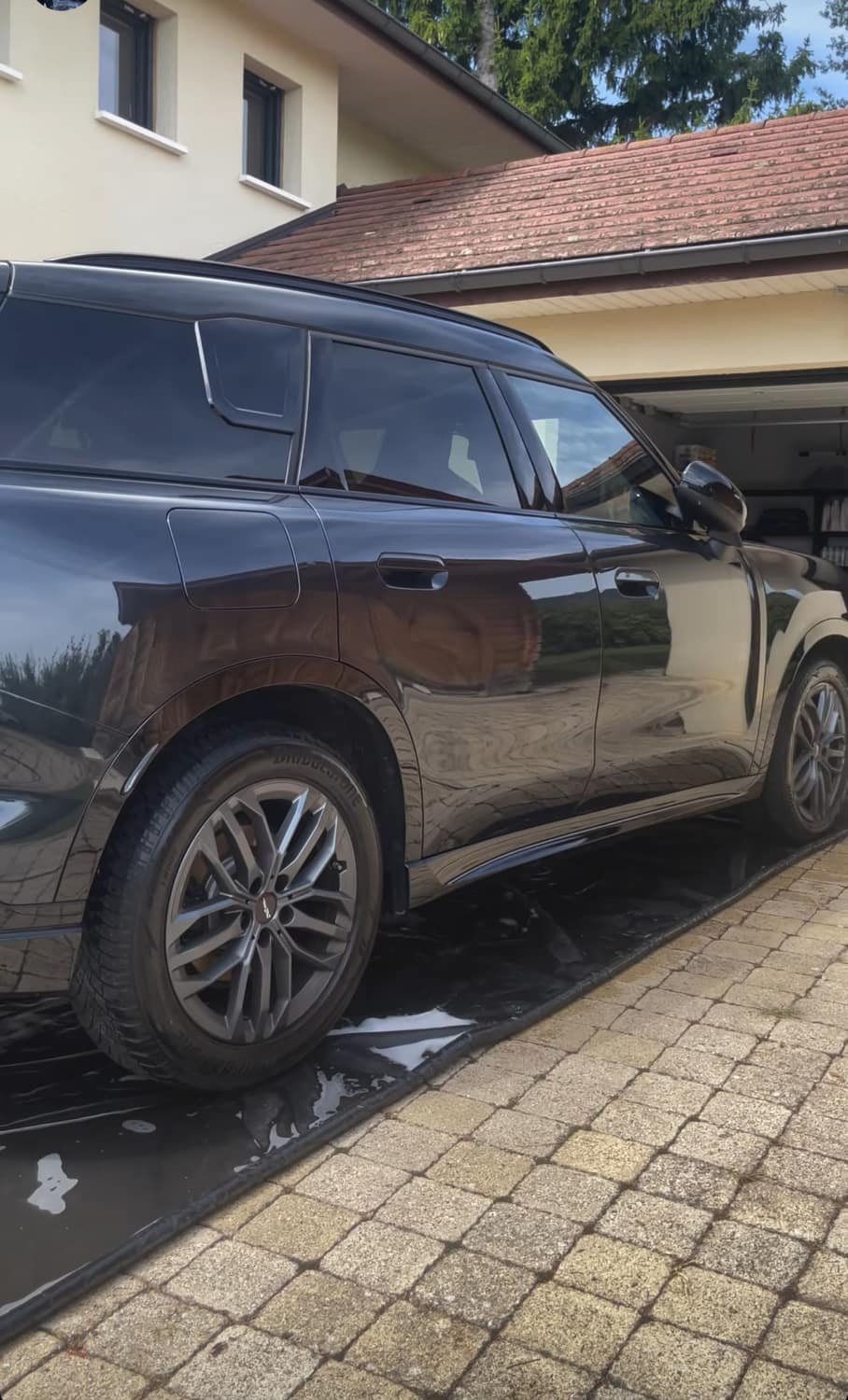 MINI Countryman noire brillante après lavage Rozan